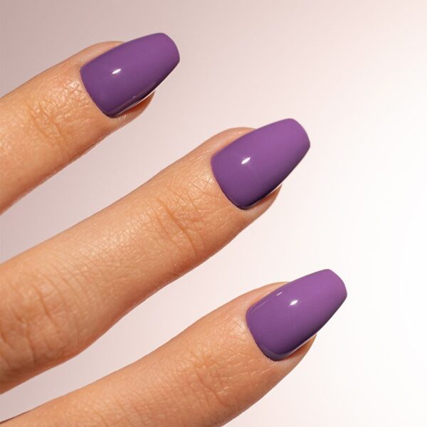 esmalte-gel-semipermanente-soak-off-sp034-morado-detalle-unas-simply-musa-1 GEL SEMIPERMANENTE VIOLETA