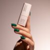 esmalte-gel-semipermanente-soak-off-sp044-verde-bosque-tarro-mano-simply-musa GEL SEMIPERMANENTE VERDE BOSQUE
