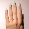 esmalte-gel-semipermanente-soak-off-sp046-verde-pastel-mano-simply-musa GEL SEMIPERMANENTE VERDE PASTEL