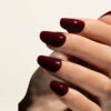 semipermanente-pigmentix-rojo-oscuro-8-ml-musa-mano-media PIGMENTIX ® ESMALTE SEMIPERMANENTE ROUGE NOIR 002 - ROJO OSCURO